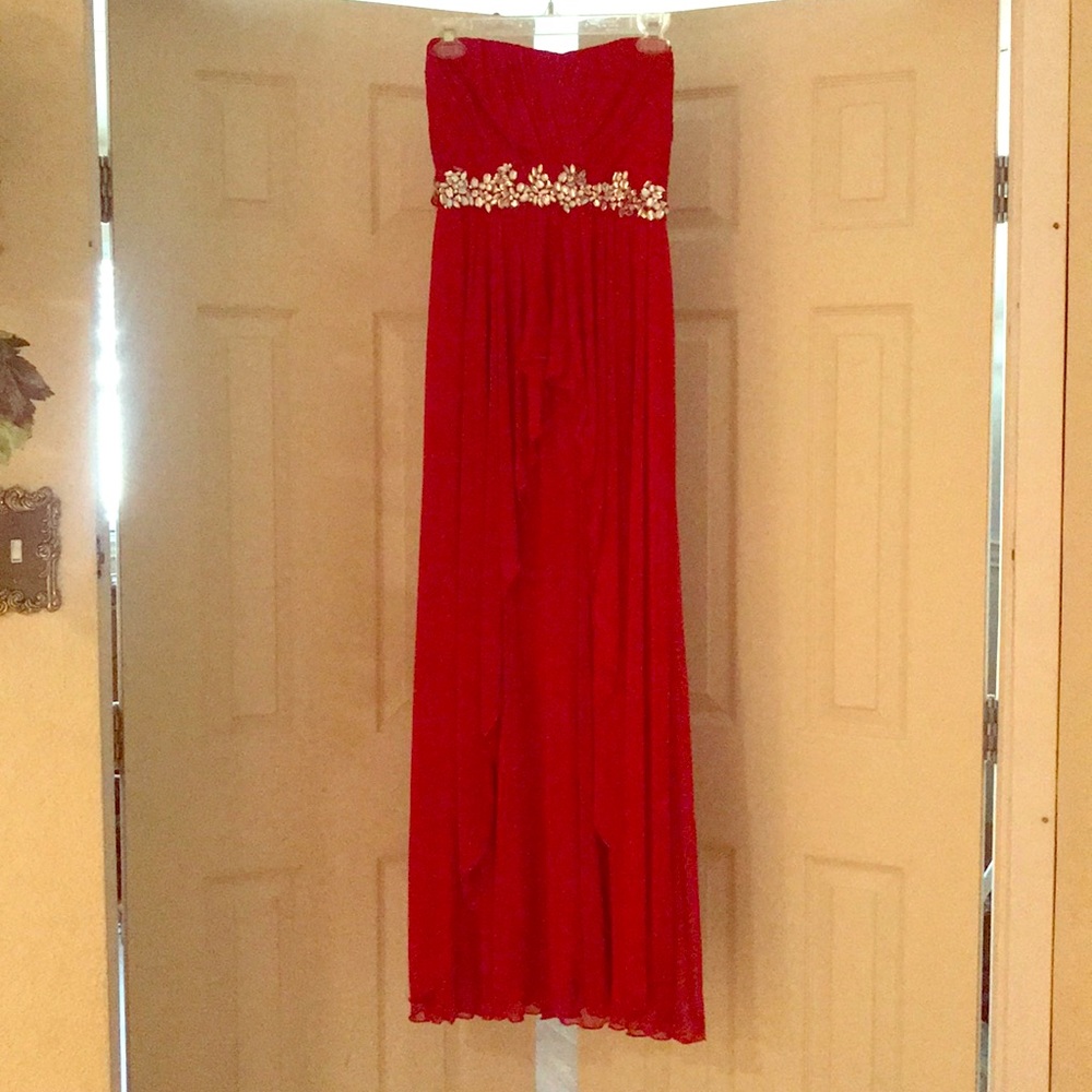 Red strapless formal dress